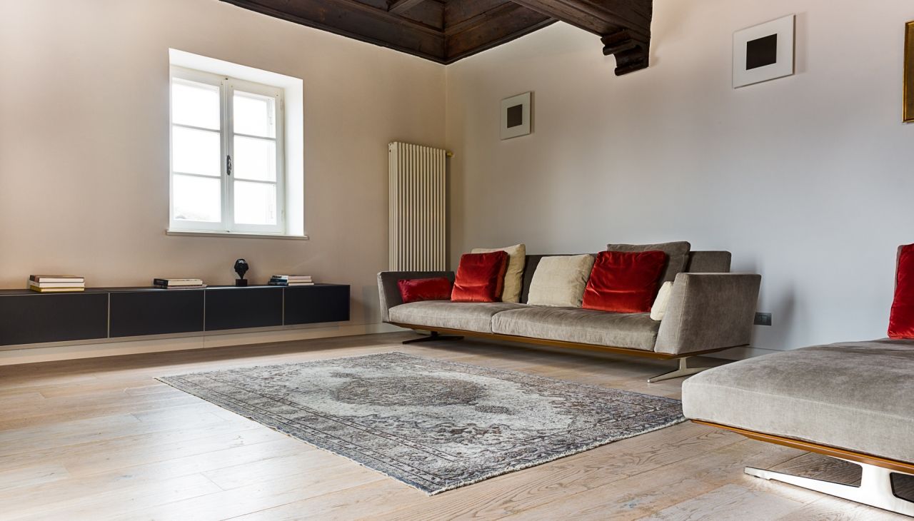 Evergreen sofa
