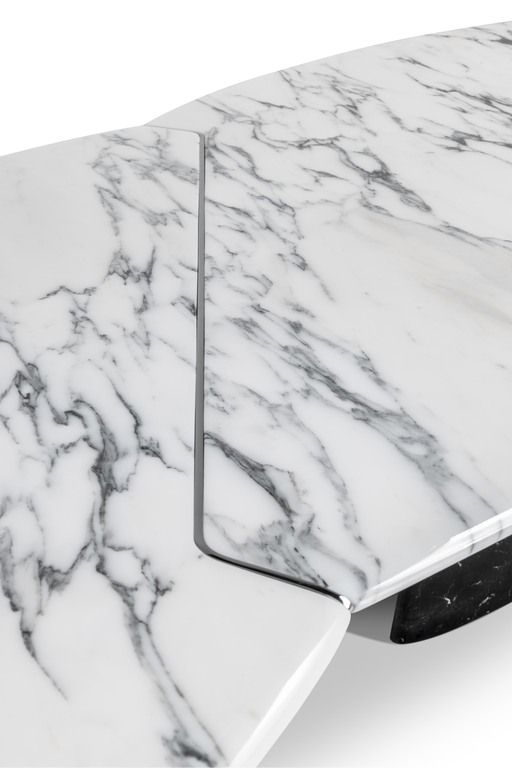 Infinitamente dining table