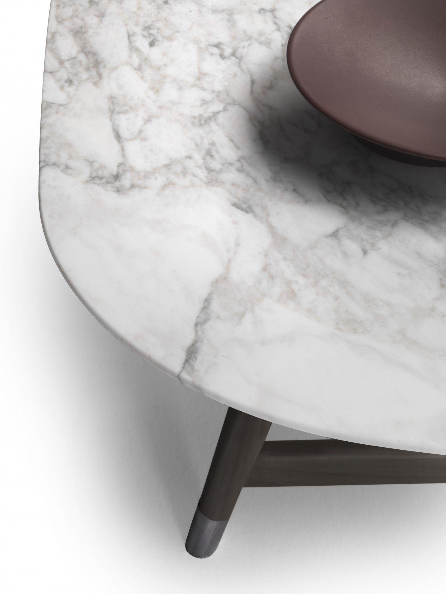Desco dining table