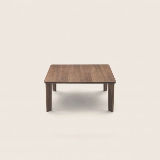 Arnold dining table
