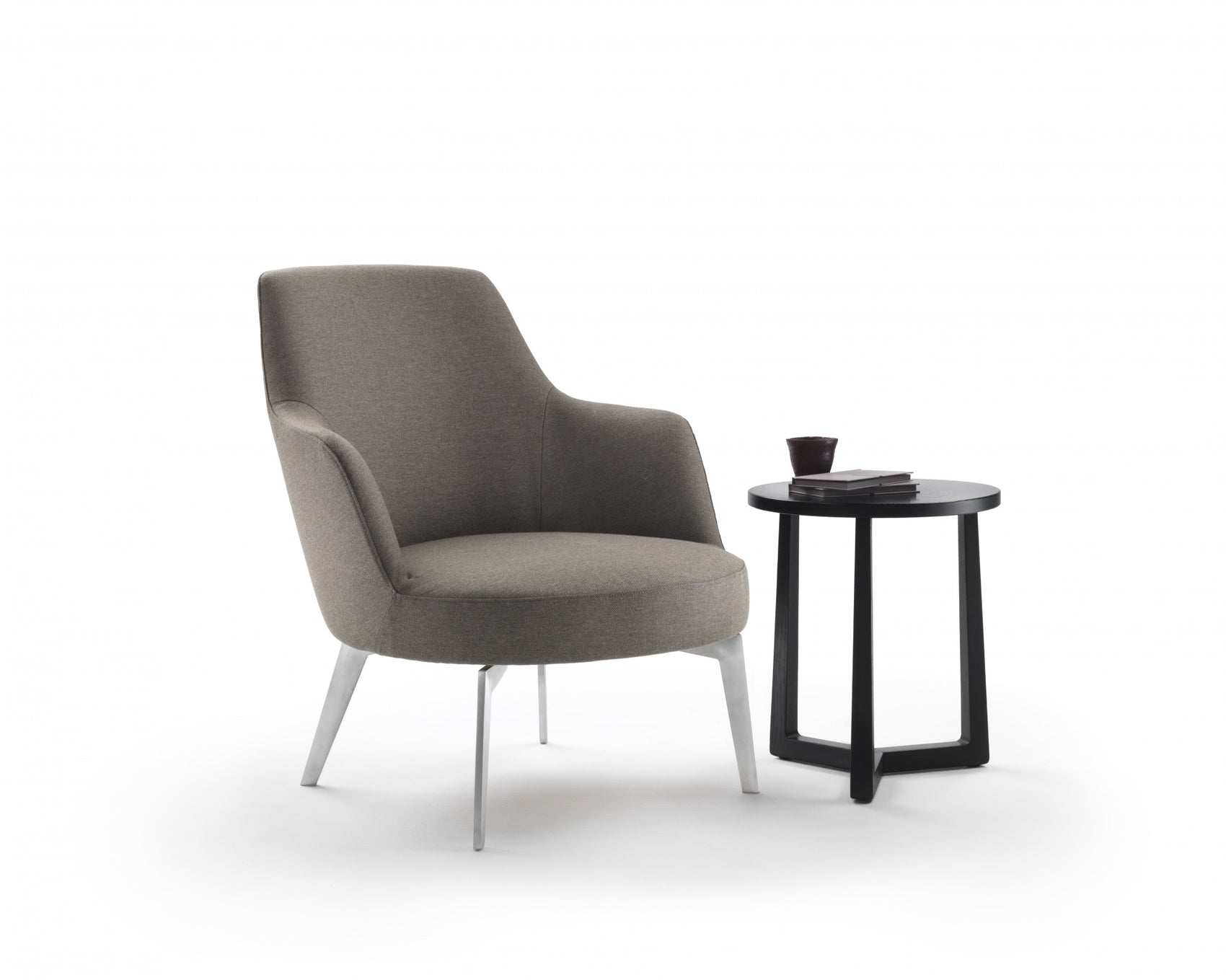 Hera armchair