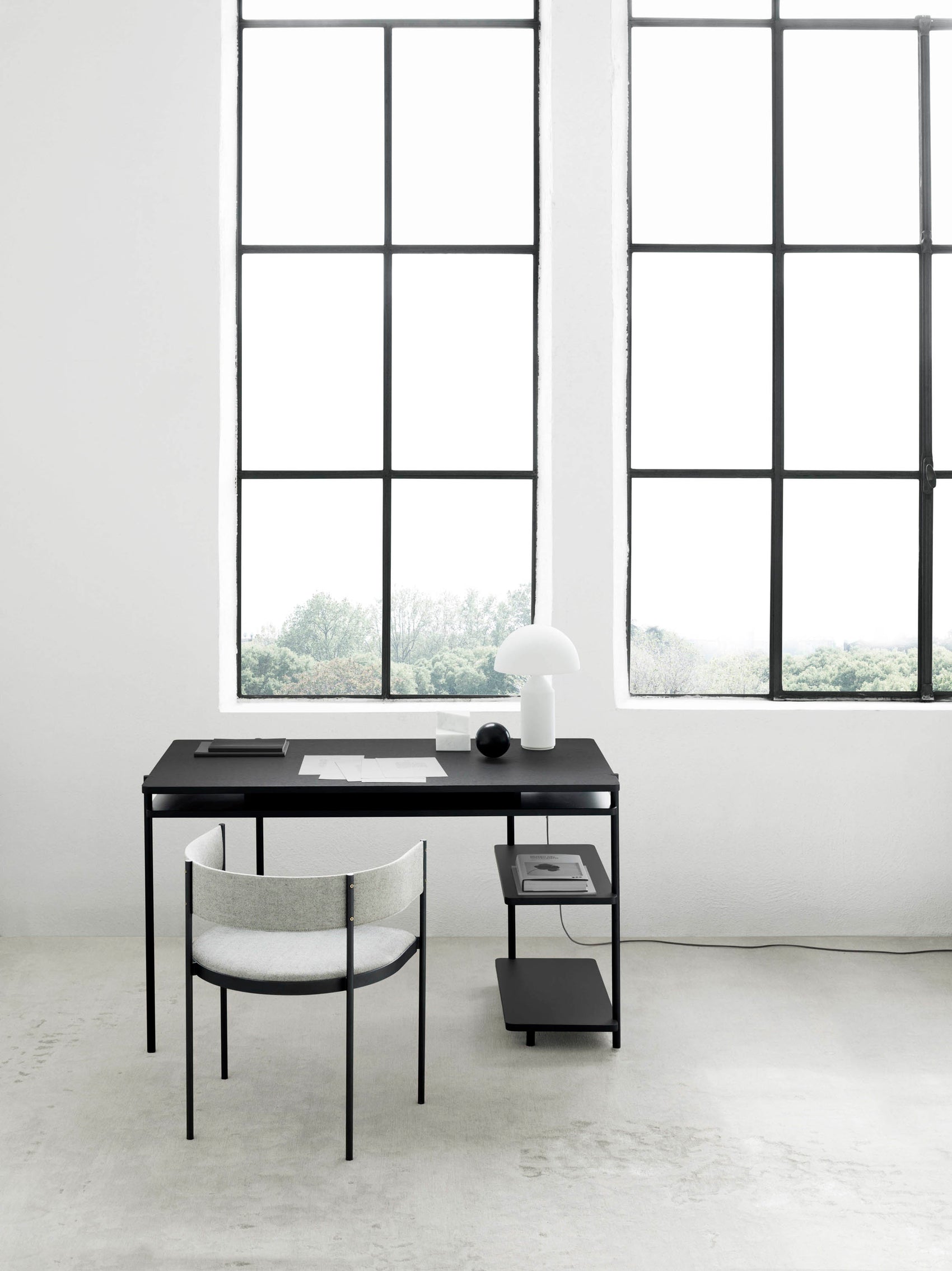Aero writing desk