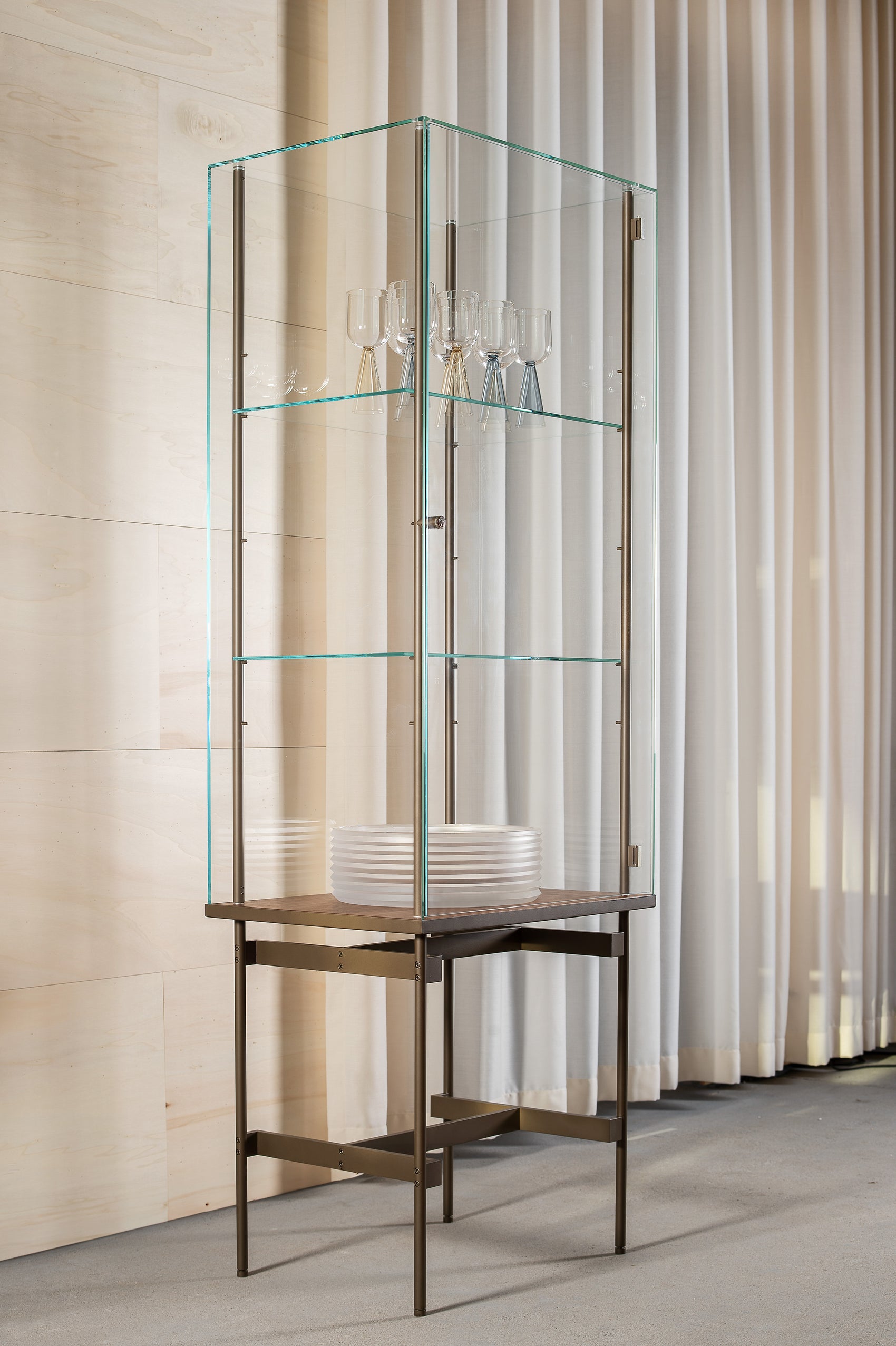 Visible display cabinet