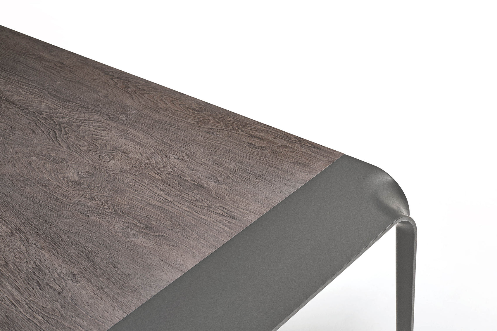 Brasilia dining table