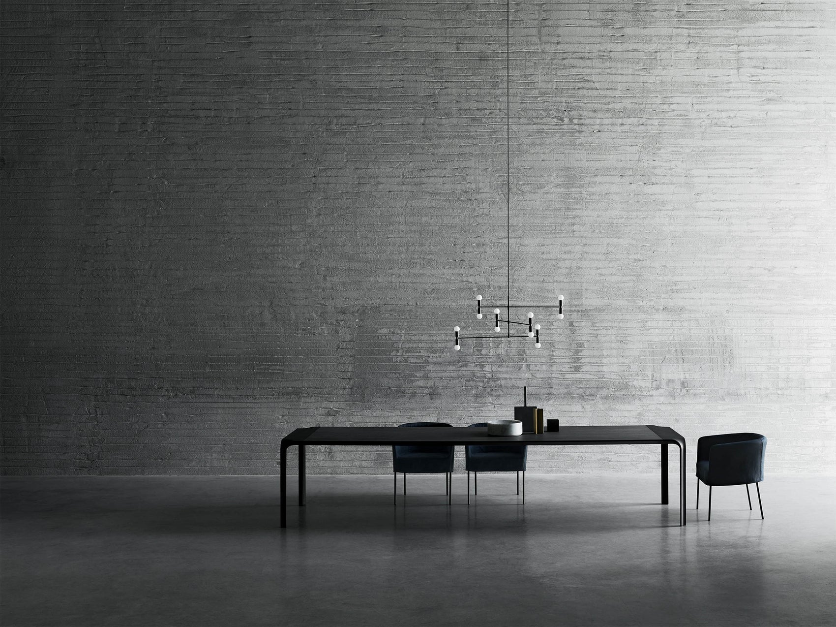 Brasilia dining table