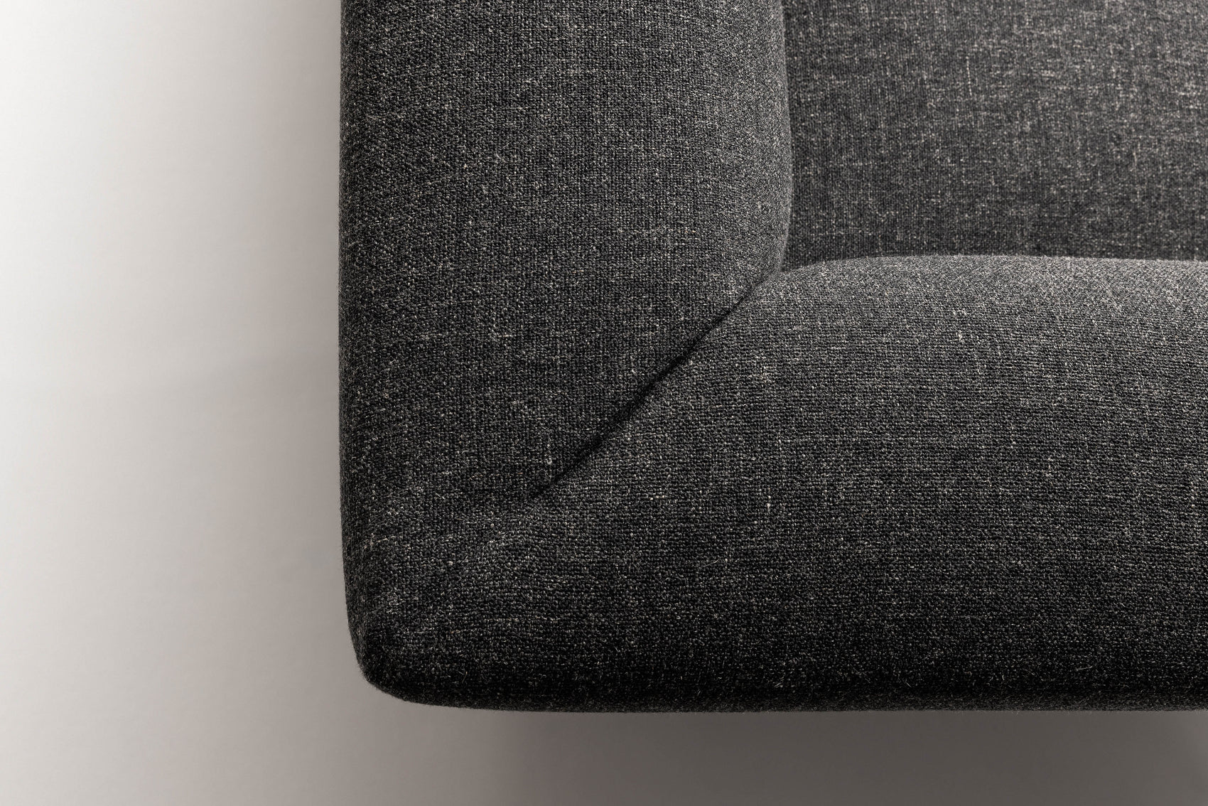 Neera sofa
