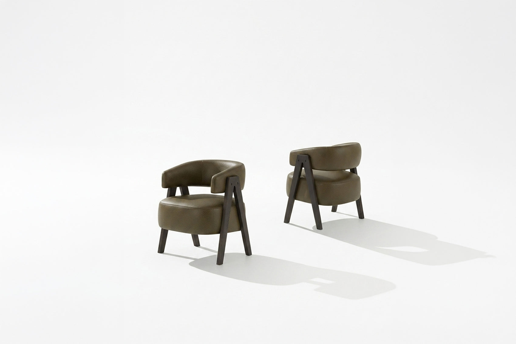 Loai leather armchair (set of 2)