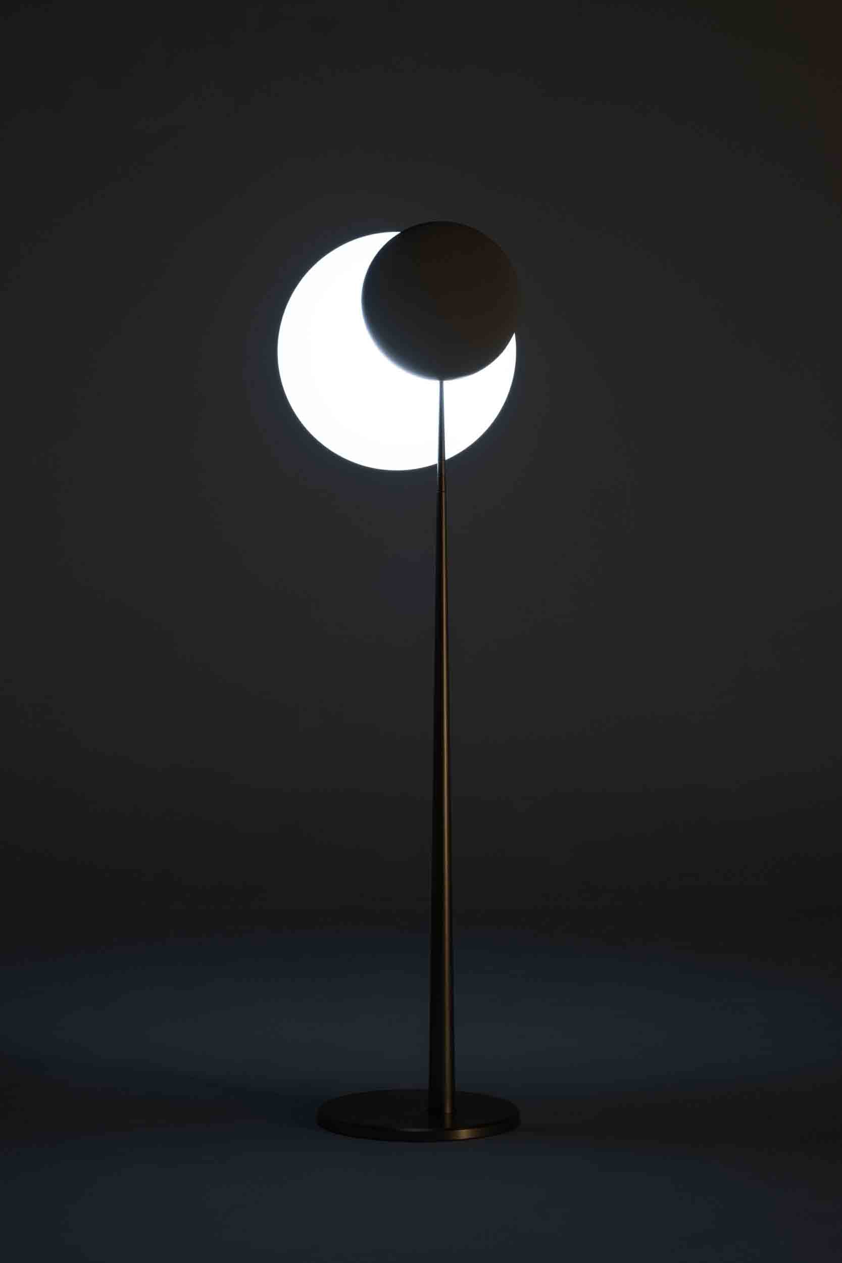 Moonbeam lamp