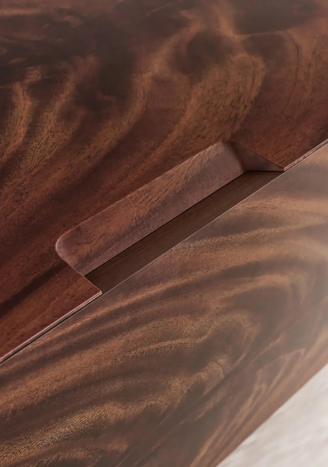 Piuma cabinet