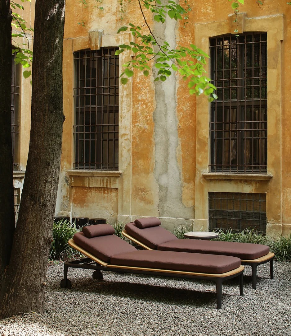 Henry sun bed