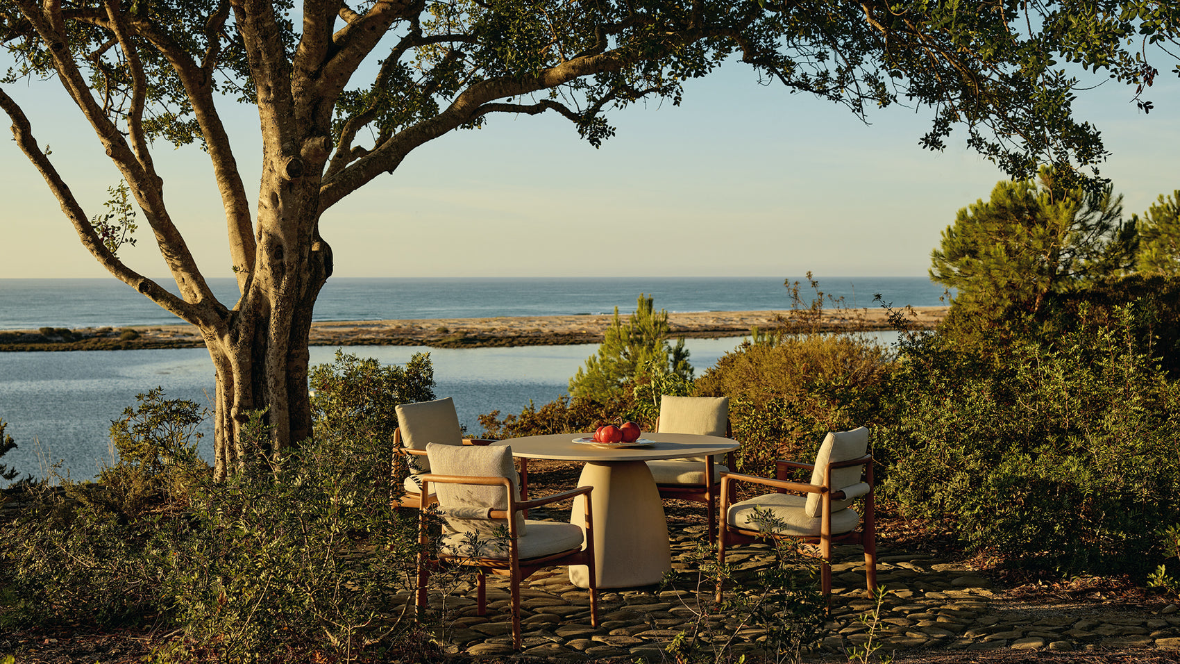 Magnolia outdoor dining chair, low with arms (set of 4)