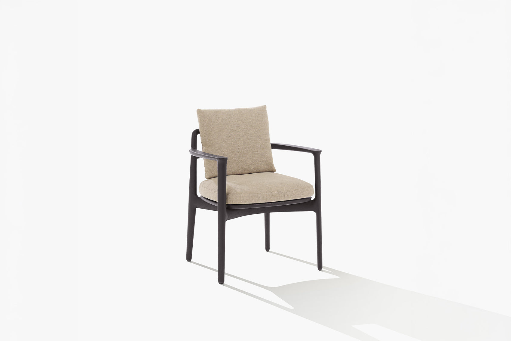Magnolia outdoor dining chair, low with arms (set of 4)