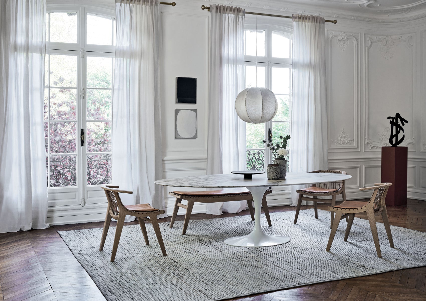 Saarinen oval dining table