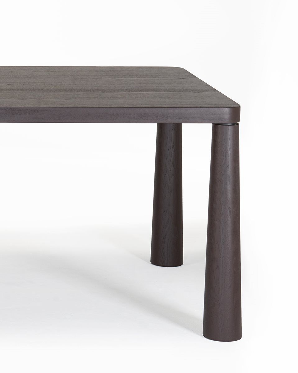 Tidone dining table