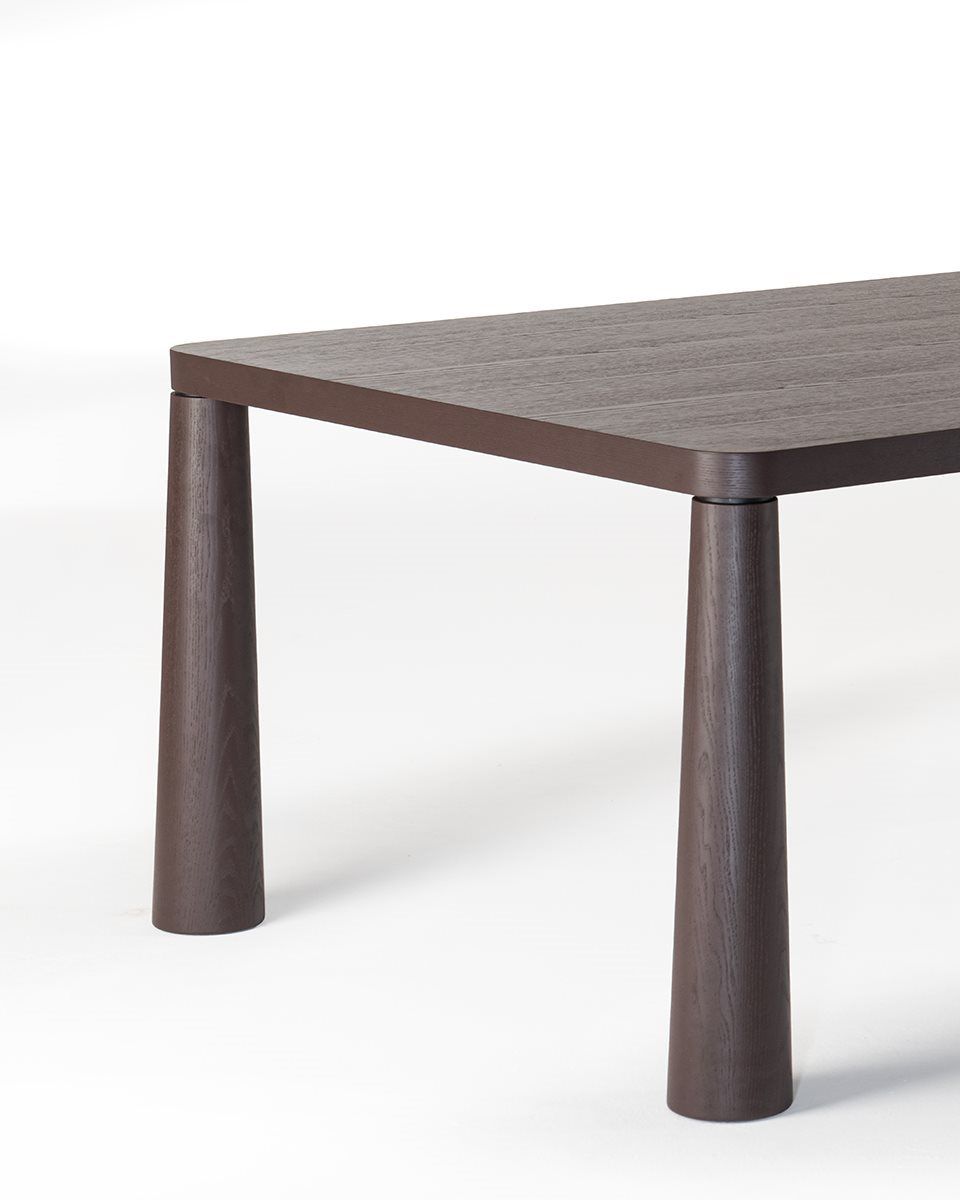Tidone dining table