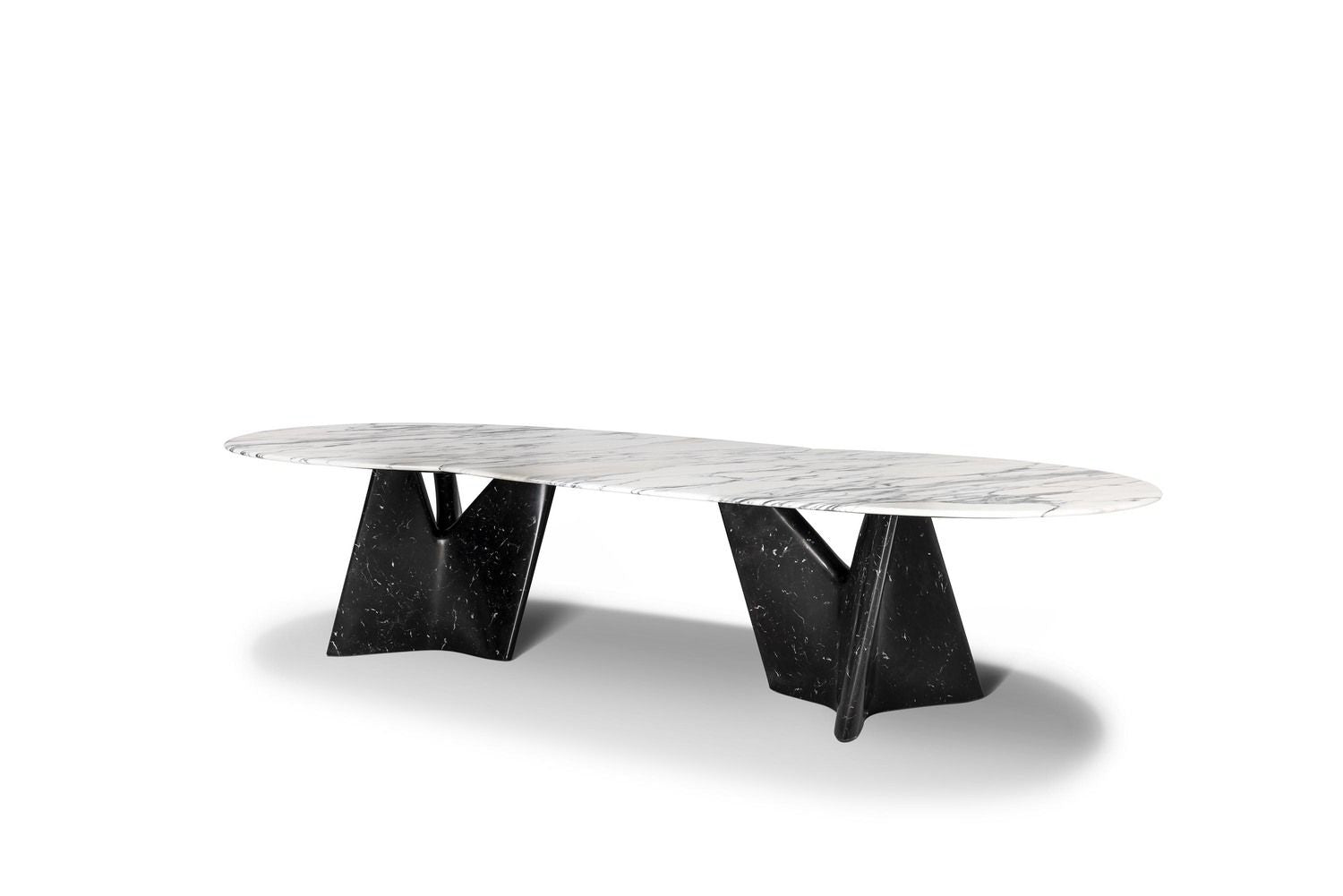 Infinitamente dining table