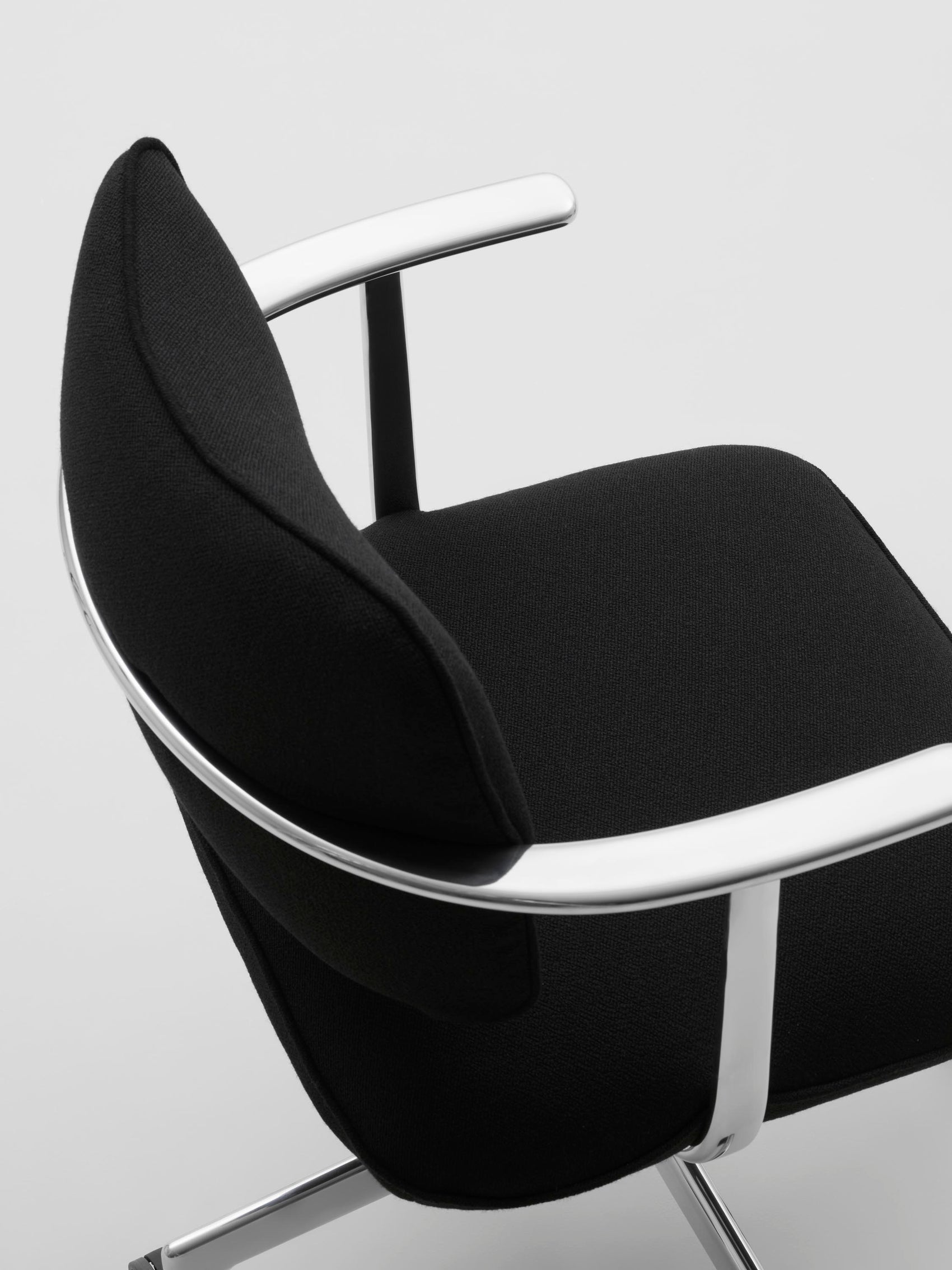 U-Type chair