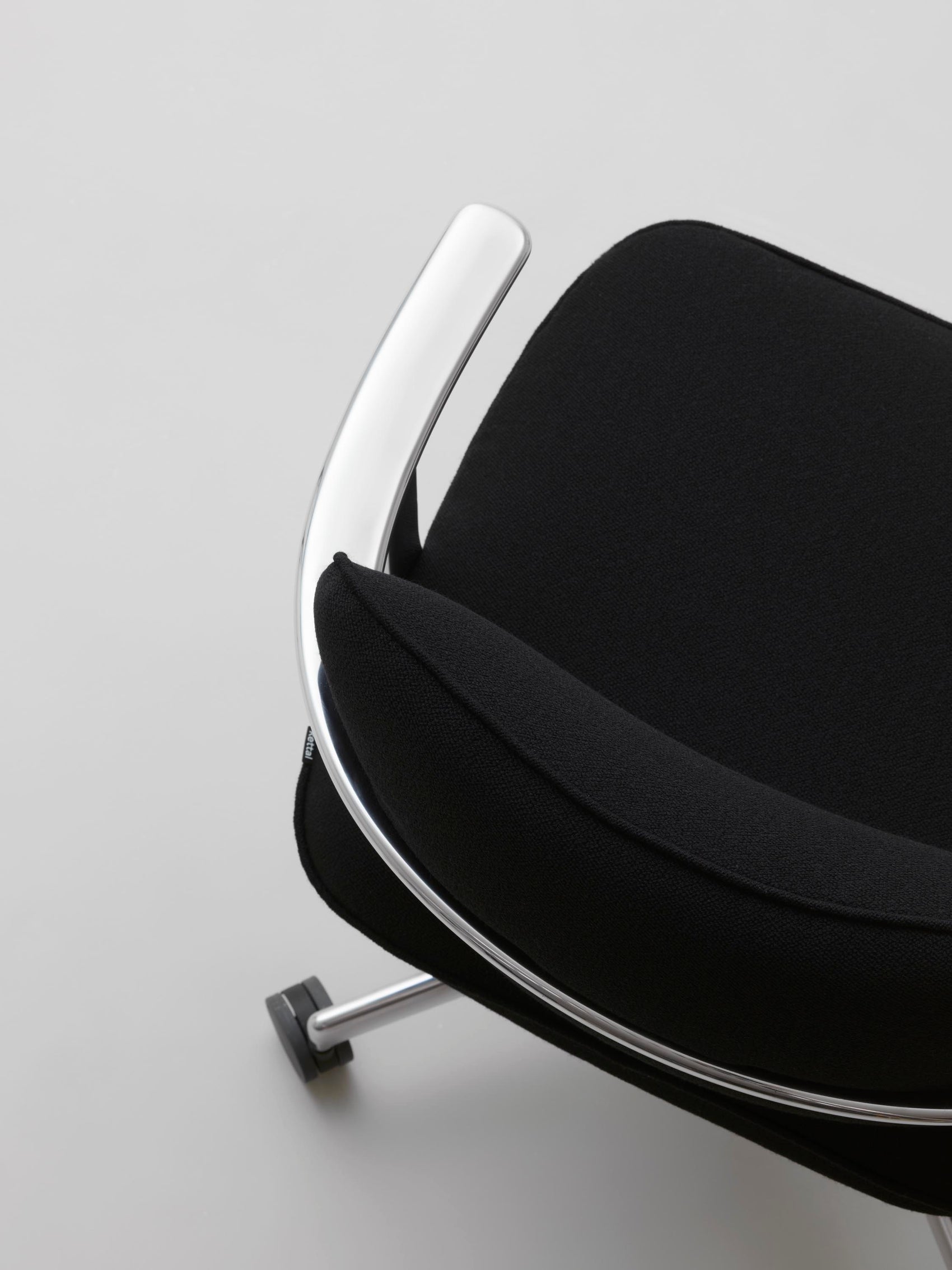U-Type chair