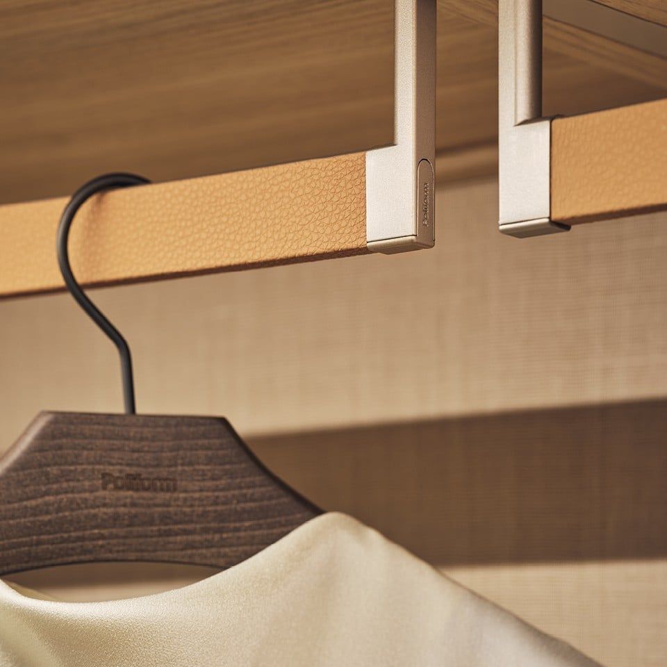 Senzafine walk-in closet detail