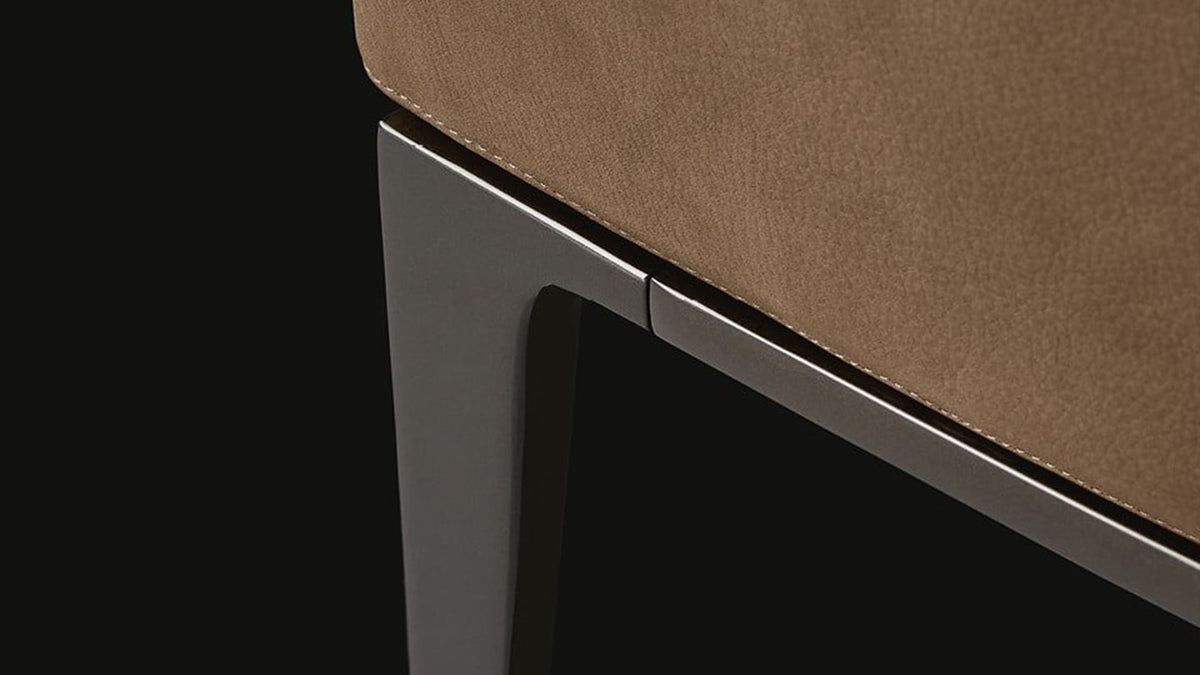 Gentleman Single armchair by Poliform