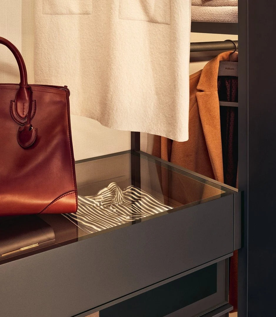 Senzafine wardrobe